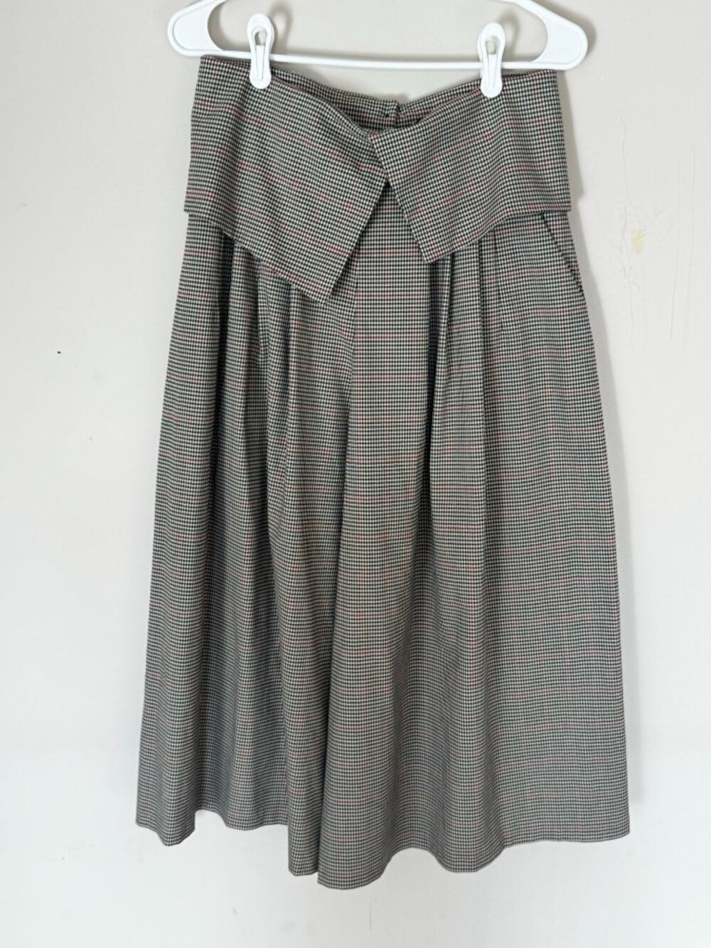 High-Waisted Wide-Leg Plaid Culottes With Pleated Front & Folded Waist Detail - Picture 2 of 4